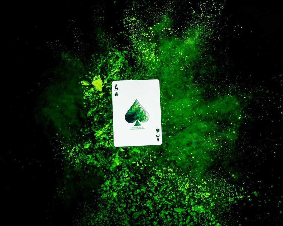 La magia è qui! - Sirius B V5 Playing Cards by Riffle Shuffle La magia è qui! - Sirius B V5 Playing Cards by Riffle Shuffle